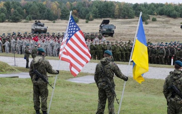 Летальное оружие: почему США выгодно вооружить Украину