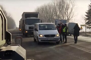 Українці на дорогах, скріншот: Youtube