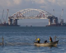 Крымский мост в разгар сезона заставил мир хохотать: "Пробки, как видите, до Мелитополя"