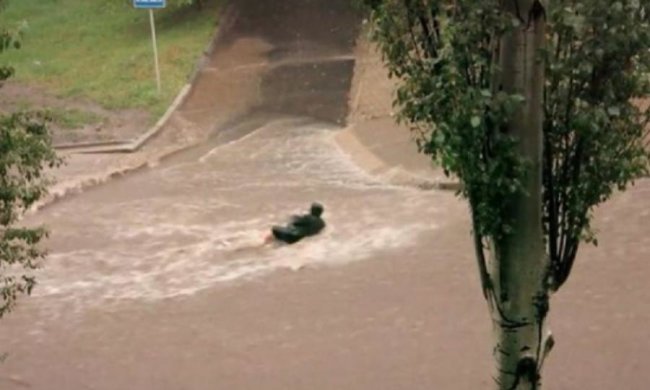 Жительница Донецка пыталась повторить подвиг Иисуса: видео