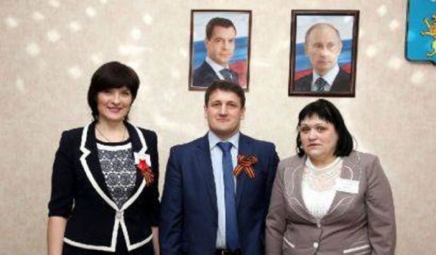 Директора школи можуть звільнити через фото з Путіним