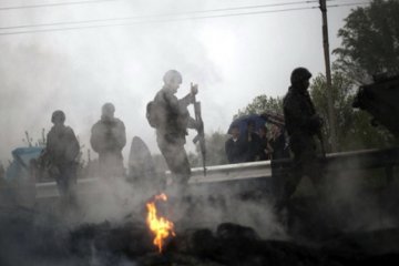 Террористы ночью 30 раз атаковали украинских бойцов