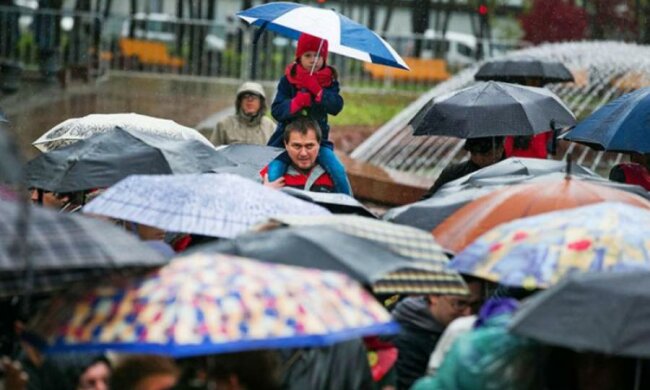 Примхи погоди: українцям порадили утеплятися