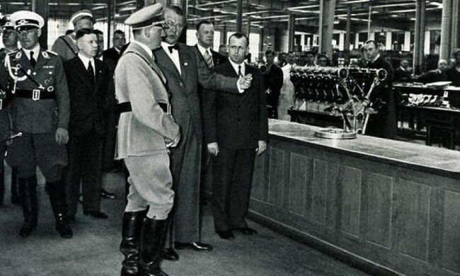 BMW извинился за сотрудничество с Третьим Рейхом