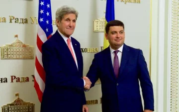 Злидні і безнадія: скільки отримує "бідний" батько Гройсмана