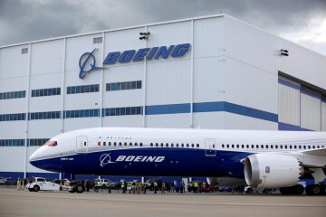 Компанію Boeing "обезголовили" і витрясли десятки мільйонів: деталі гучного звільнення