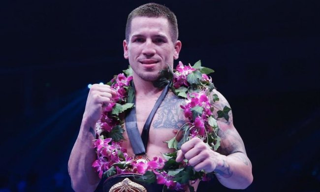 Суперник Ломаченка відмовився від титулу