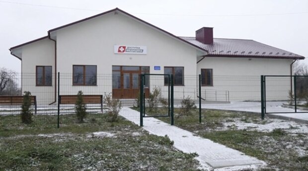 Новенькая амбулатория взбесила хмельнитчан, зачем строили: "Зайти хоть можно?"