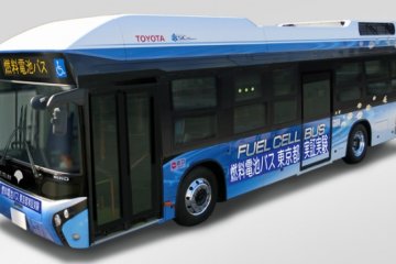 В Японії випробовують перші водневі автобуси 