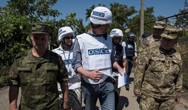 В Комсомольске сепаратисты заблокировали патруль миссии ОБСЕ