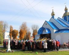 Тричі перехрестився: камера зафільмувала найбільш набожного злодія