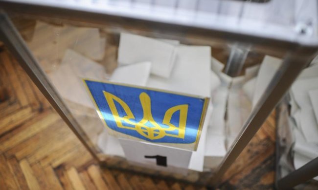Украинцы рассказали, за какие партии проголосуют на выборах: неожиданные результаты