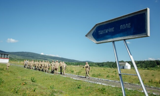 Таинственная гибель – на Херсонщине прямо в военной части нашли тело солдата