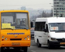 Держитесь крепче: водитель маршрутки умер за рулем