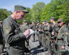 Тысячи военных будут рыскать по улицам Украины, толпы нацгвардейцев заполонят каждый город