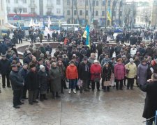 Впервые в Украине: на родине Гройсмана плевали на святое