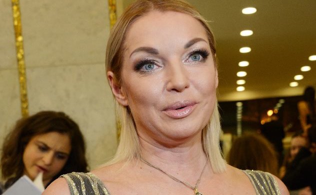 Зализана Волочкова нажахала ногами: душа сповнена позитиву