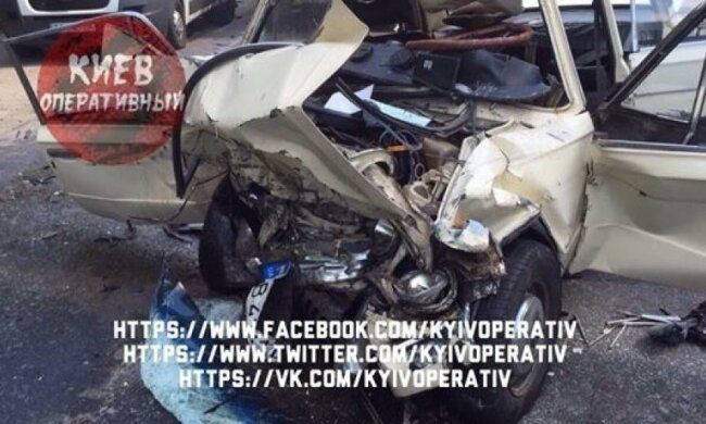 Потрійна аварія на Київщині: 6 постраждалих (ФОТО)
