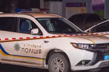Под Тернополем пьяный в хлам водитель сбил молодого отца с ребенком - коляска отлетела, как мяч