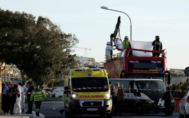 Десятки жертв и море крови: рейсовый автобус на скорости влетел в скалу
