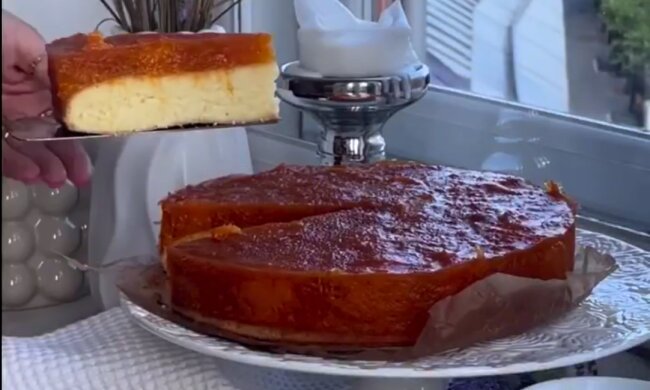 Абрикосовый пирог, фото: Знай.ua