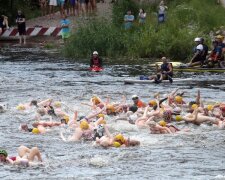 Змагання з гумовими ляльками у росії, фото kp.ru