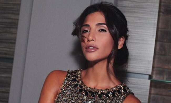 Розкішні ноги Санти Дімопулос затьмарили Італію: фото