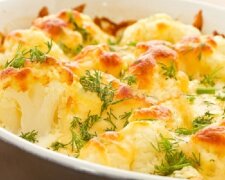 Нежный вкус покорит каждого: рецепт запеченной цветной капусты с соусом Бешамель