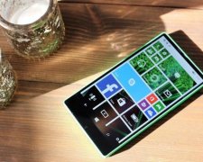 Знову в грі: Microsoft показала смартфон, що не має аналогів