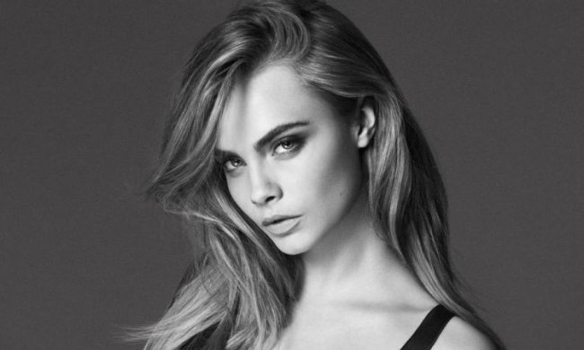 Гаряче і мокро: Кара Делевінь показала дуже відверте фото

