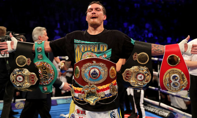 Усик став боксером року за версією престижного журналу