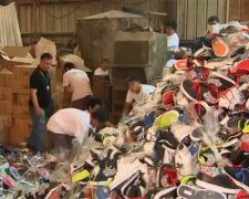 У столиці вилучили "гуманітарне" взуття на 20 млн грн