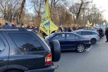 "Автоевросила" достучалась до Кабмина: "евробляхеров" не будут штрафовать до момента...