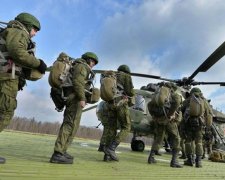 Російський вертоліт на навчаннях розбомбив глядачів: шокуючі кадри