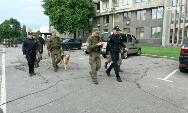 Велосипед или жизнь: озверевший одессит напал на детей с пистолетом