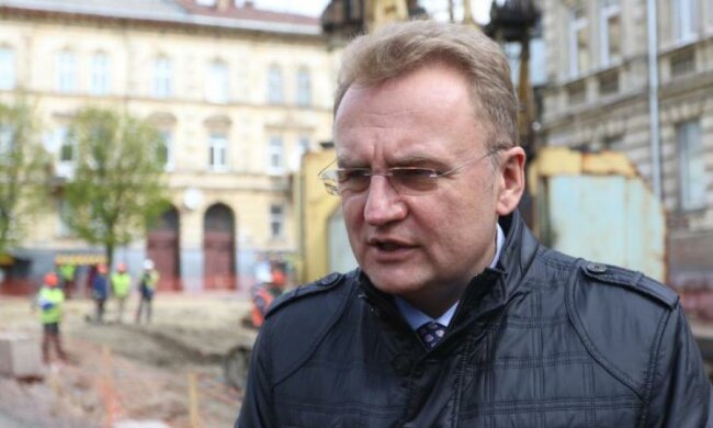 Глава Львова экстренно вылетел в Киев: появились первые подробности