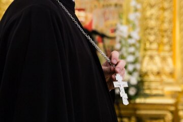 Аферисты в рясах устроили "Божий тур" по Украине