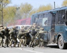 Жителі Запоріжжя повинні радіти, побачивши з вікон бронетехніку і спецназ