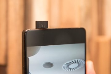 Бюджетник Samsung оказался красивее хваленого Galaxy S10: фото
