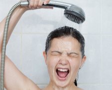 Холодный душ и апельсиновый сок помогут проснуться без кофе