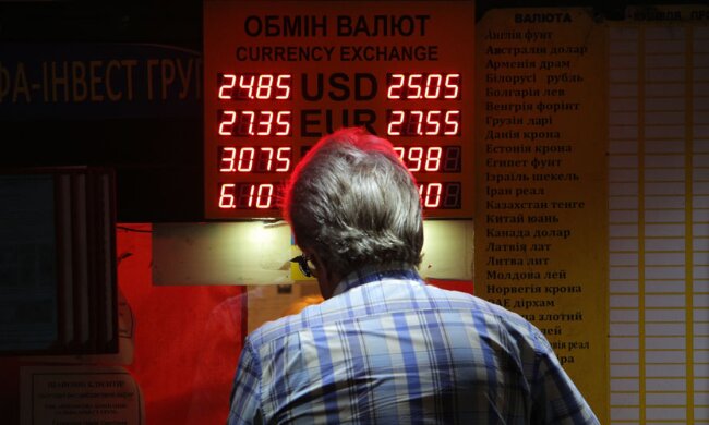 Курс валют на 13 жовтня: долар вирішив показати гривні, хто тут головний