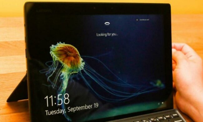 Windows 10 зламали звичайним папірцем