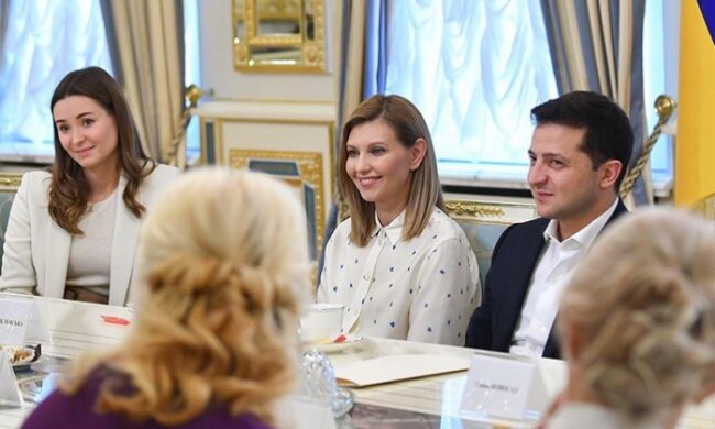Олена Зеленська з президентом привітали українських вчителів: "Ми пишаємось..."