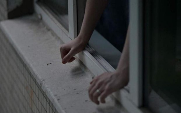 З вікна на дитину: моторошна трагедія затьмарила Новий рік у Запоріжжі