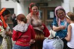 Хотели забрать в табор: ромы пытались похитить из школы маленькую киевлянку