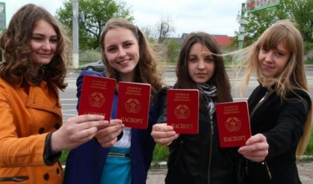 Бойовики змушують школярів отримувати паспорти "ЛНР"
