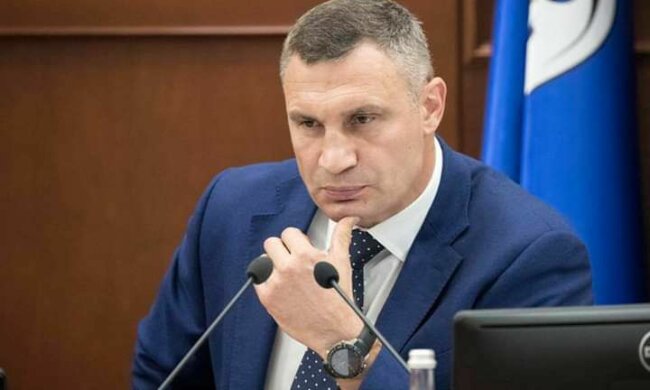 Кличко впарит киевлянам ведро краски вместо гречки
