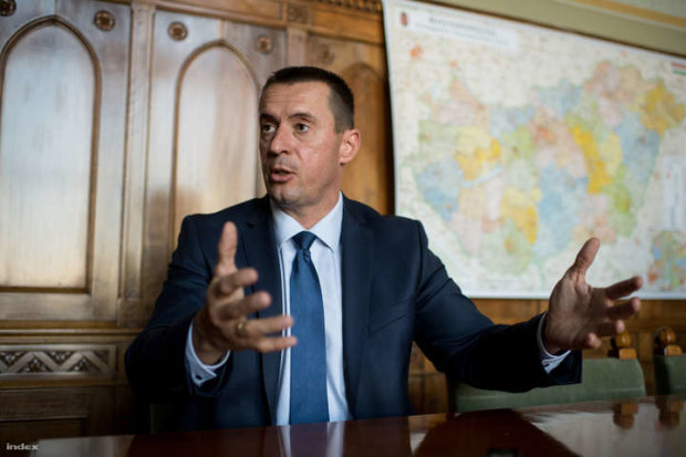 Главный вегнерский "Йоббик" пополнил базу Миротворца: хотел оторвать кусок Украины