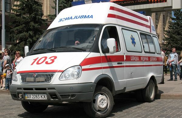 "Допоможіть, людині погано": у Франківській лікарні помер чоловік, поки лікарі "обідали"