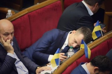 Депутати отримали новий "кодекс етикету", жодних телефонів: навіть маршрутники позаздрять